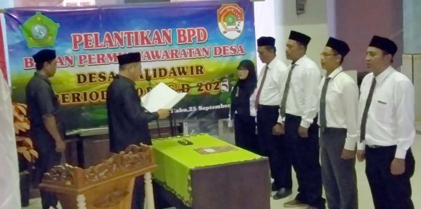 Camat Tanggulangin Lantik 5 Anggota BPD Kalidawir