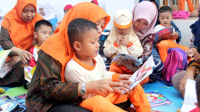 Peringati Hari Aksara, TK Al Muslim Kampanye Literasi dan Donasi Buku