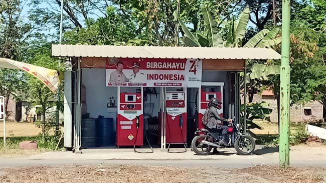 POM MINI - Usaha Pom Mini (Pertamini) inilah yang membuat Cipto warga Desa Kedungcangkring, Kecamatan Jabon, Sidoarjo diperiksa tim penyidik Satuan Reskrim, Polresta Sidoarjo, Selasa (03/09/2019)