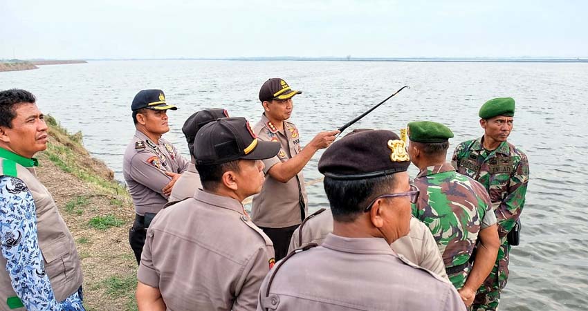 Antisipasi Banjir, Kapolresta Sidoarjo Cek Posko Tanggap Bencana Polresta di Porong