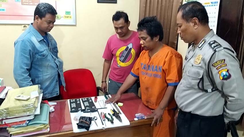 Kepergok Curi Kotak Amal, Pria Asal Jember Dimassa