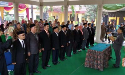Pelaksana Tugas Kecamatan Tulangan, Hary Nopsijadi melantik 11 Pejabat Kepala Desa (gus)