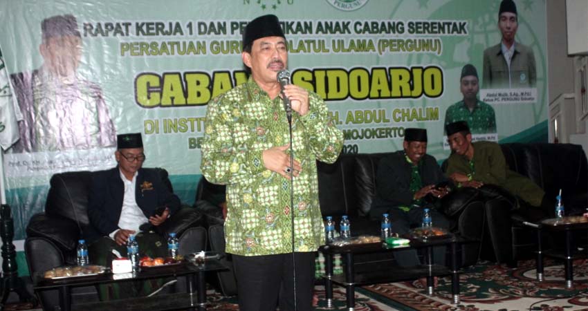 BUKA - Wabup Sidoarjo, Nur Ahmad Syaifuddin membuka acara Rapat Kerja I Pengurus Cabang (PC) Persatuan Guru Nahdlatul Ulama (Pergunu) Sidoarjo di Institut Pesantren KH Abdul Chalim Bendunganjanti, Pacet, Mojokerto, Sabtu (15/2/2020) petang