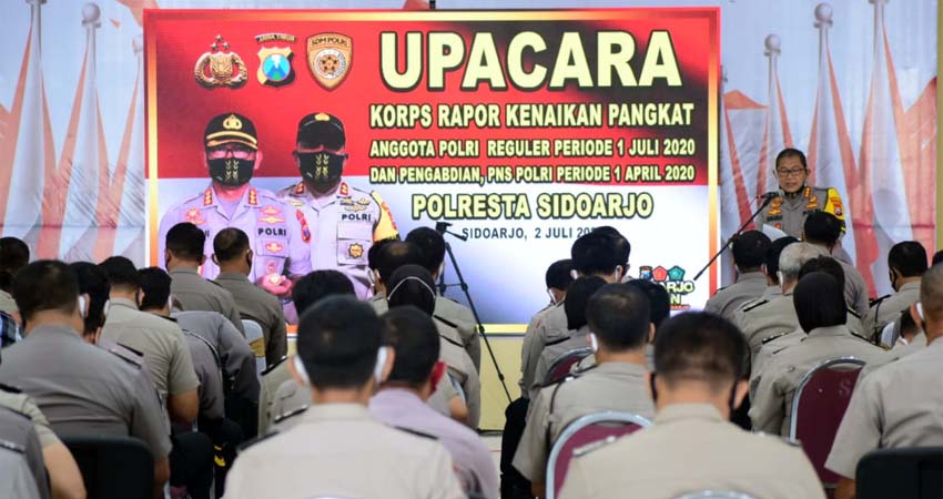 58 Anggota Polresta Sidoarjo Dapat Kado Kenaikan Pangkat di Hari Bhayangkara ke 74