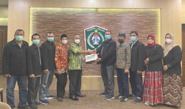 MKKS SMP Sidoarjo Salurkan Donasi untuk Korban Gunung Semeru