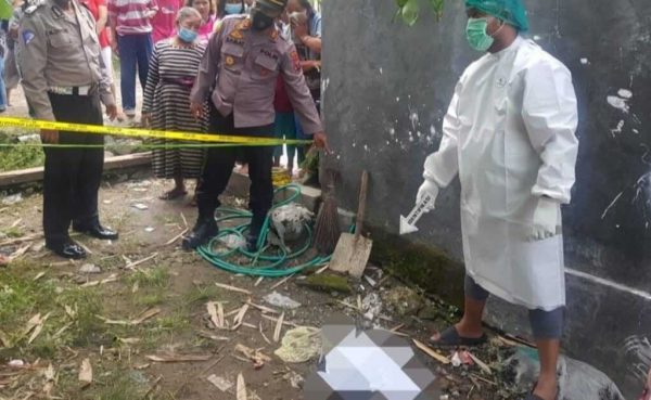 Warga Simo Angin-angin Sidoarjo Gempar, Mayat Bayi Perempuan Membusuk Ditemukan dalam Kresek Pekarangan Rumah